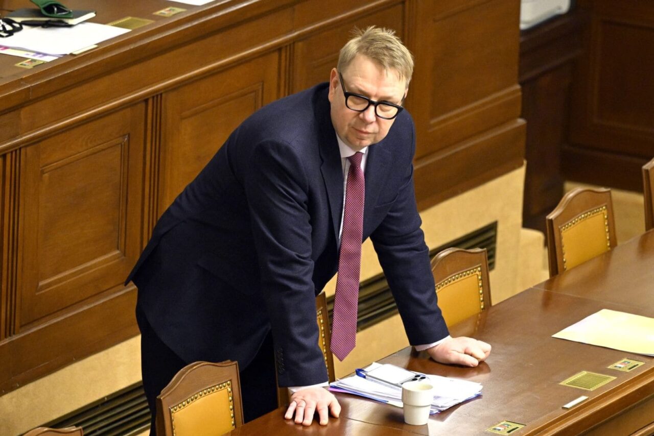 Ministr Aleš Juchelka v Poslanecké sněmovně.