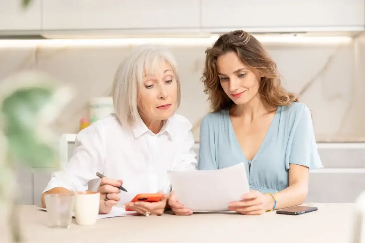 Seniorka řeší darování nemovitosti své dceři.
