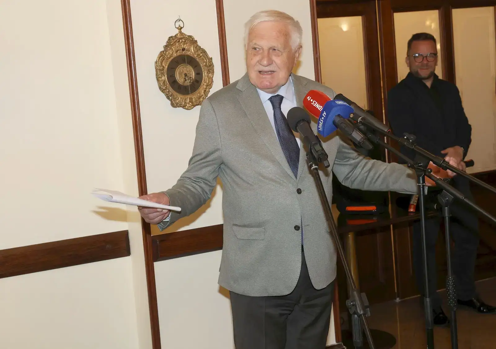 Exprezident Václav Klaus nadále přednáší a publikuje texty.