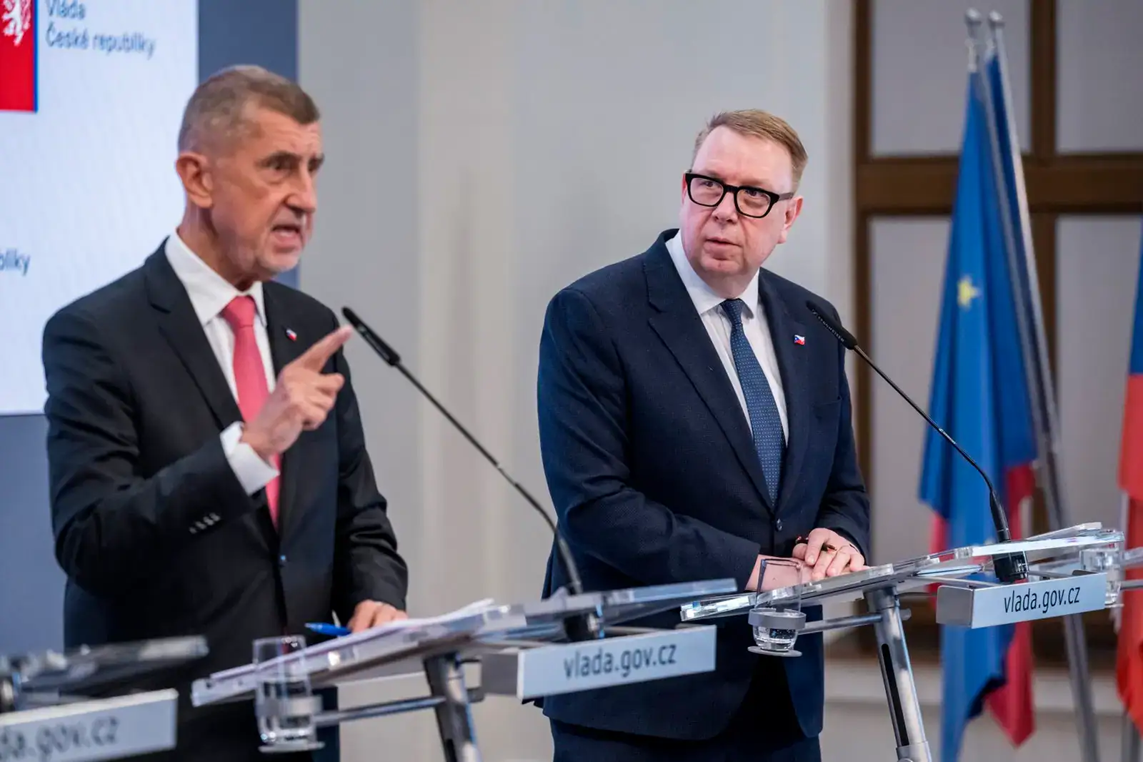 Premiér Andrej Babiš a ministr Aleš Juchelka.