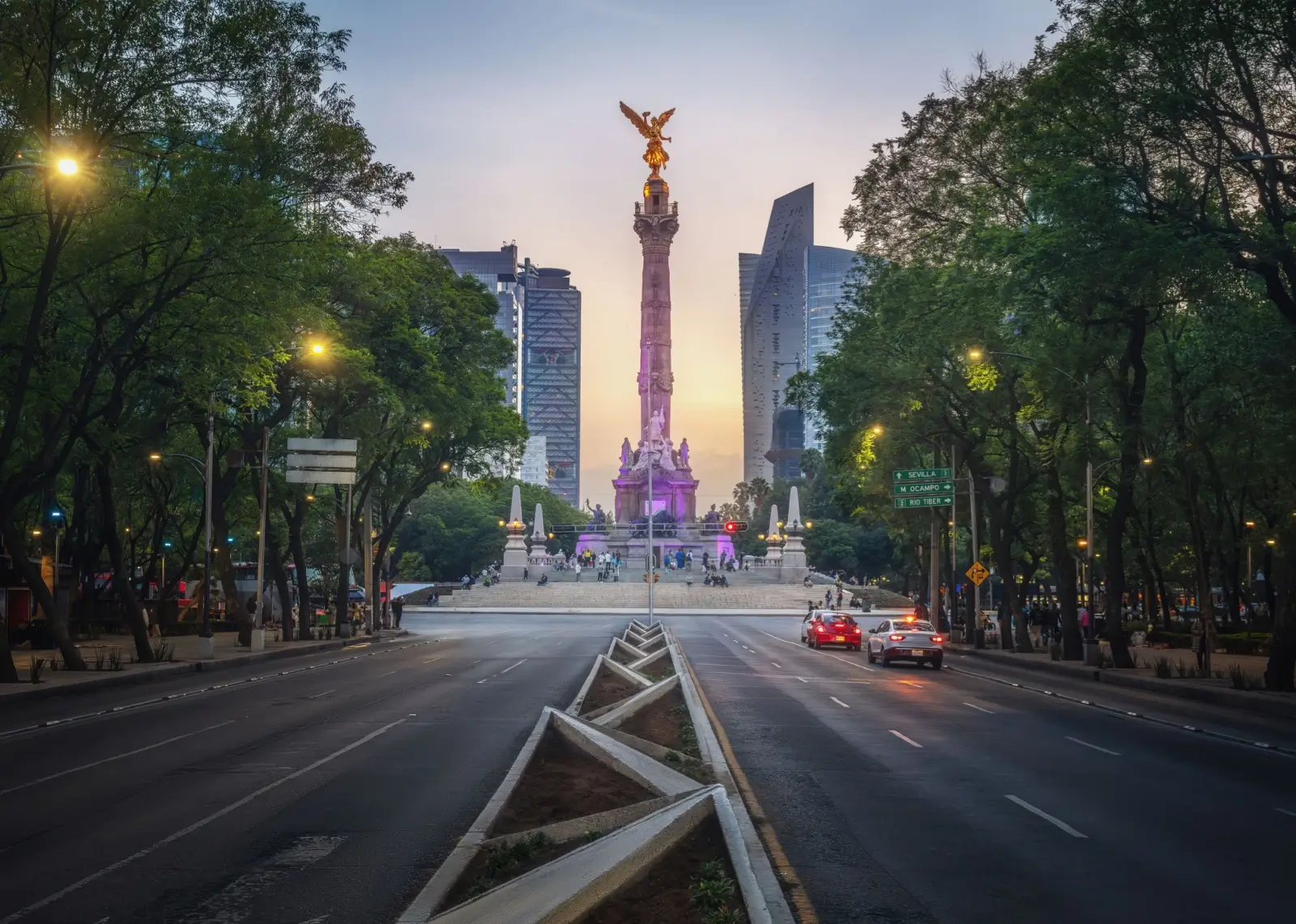 Mexico City v některých svých částech připomíná naturelem vesnici, jindy moderní velkoměsto.
