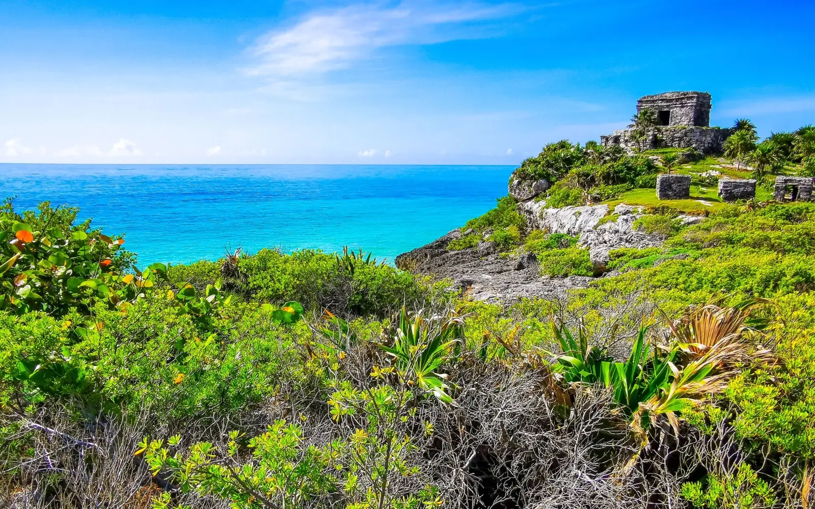 Mayský hrad ve městě Tulum, jednom z hlavních center Mayské riviéry. 