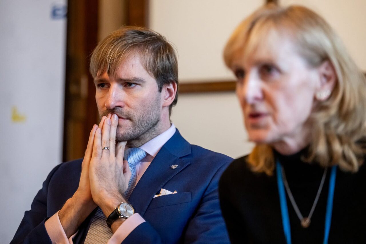 Adam Vojtěch, ministr zdravotnictví, politik, Venuše Škampová, ředitelka odboru zdravotní péče.