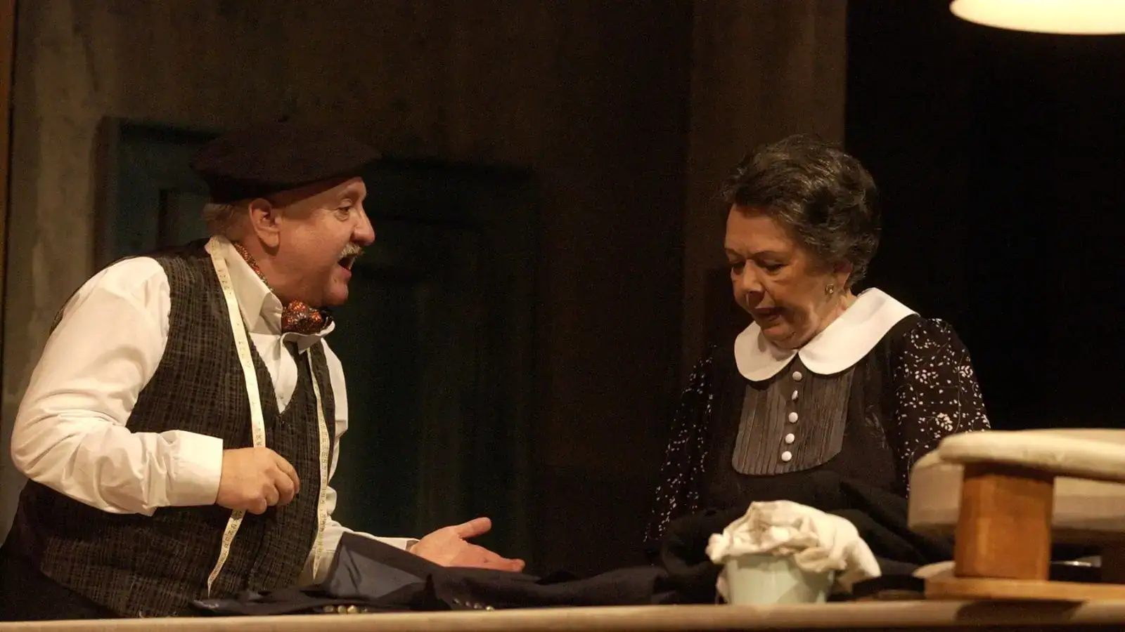 Jiřina Jirásková a Marián Labuda v divadelních rolích.