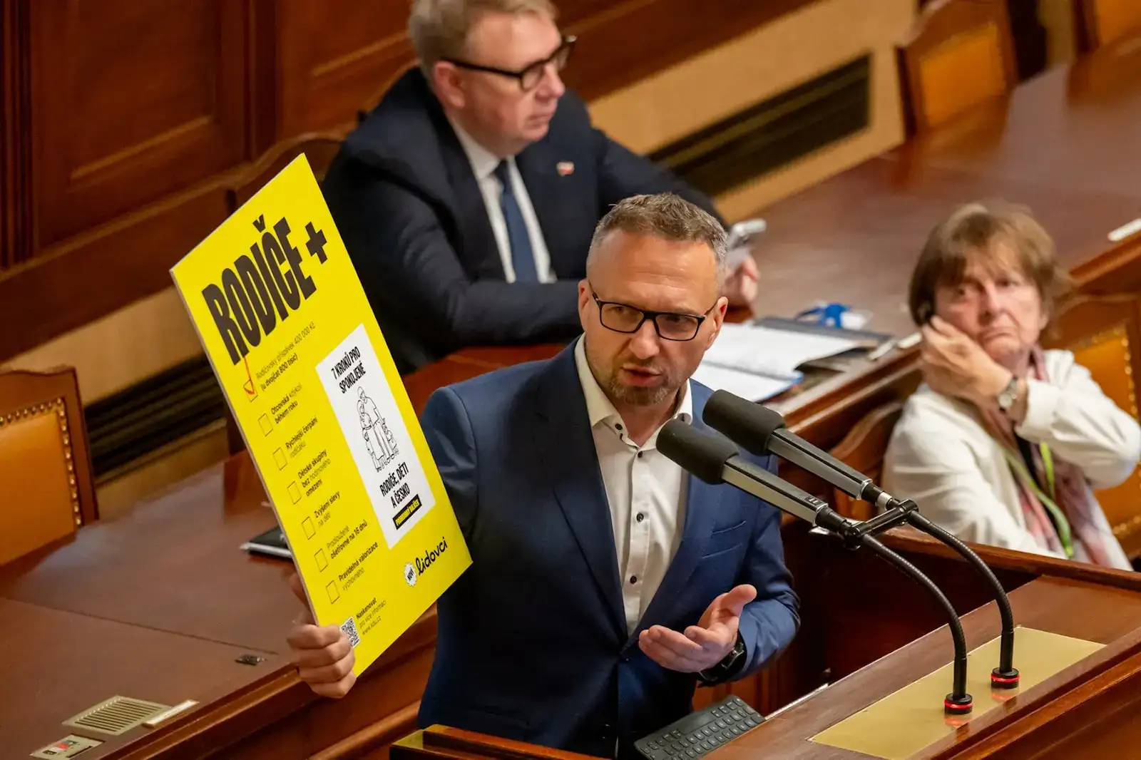 Marian Jurečka v Poslanecké sněmovně.
