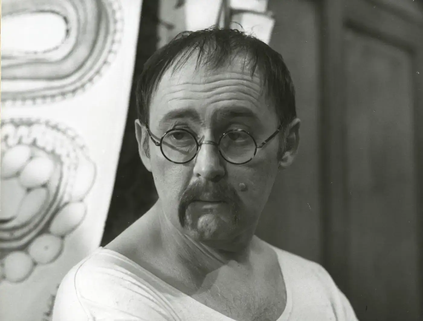 Lubomír Lipský jako klaun Cibulka ve filmu Šest medvědů s Cibulkou.