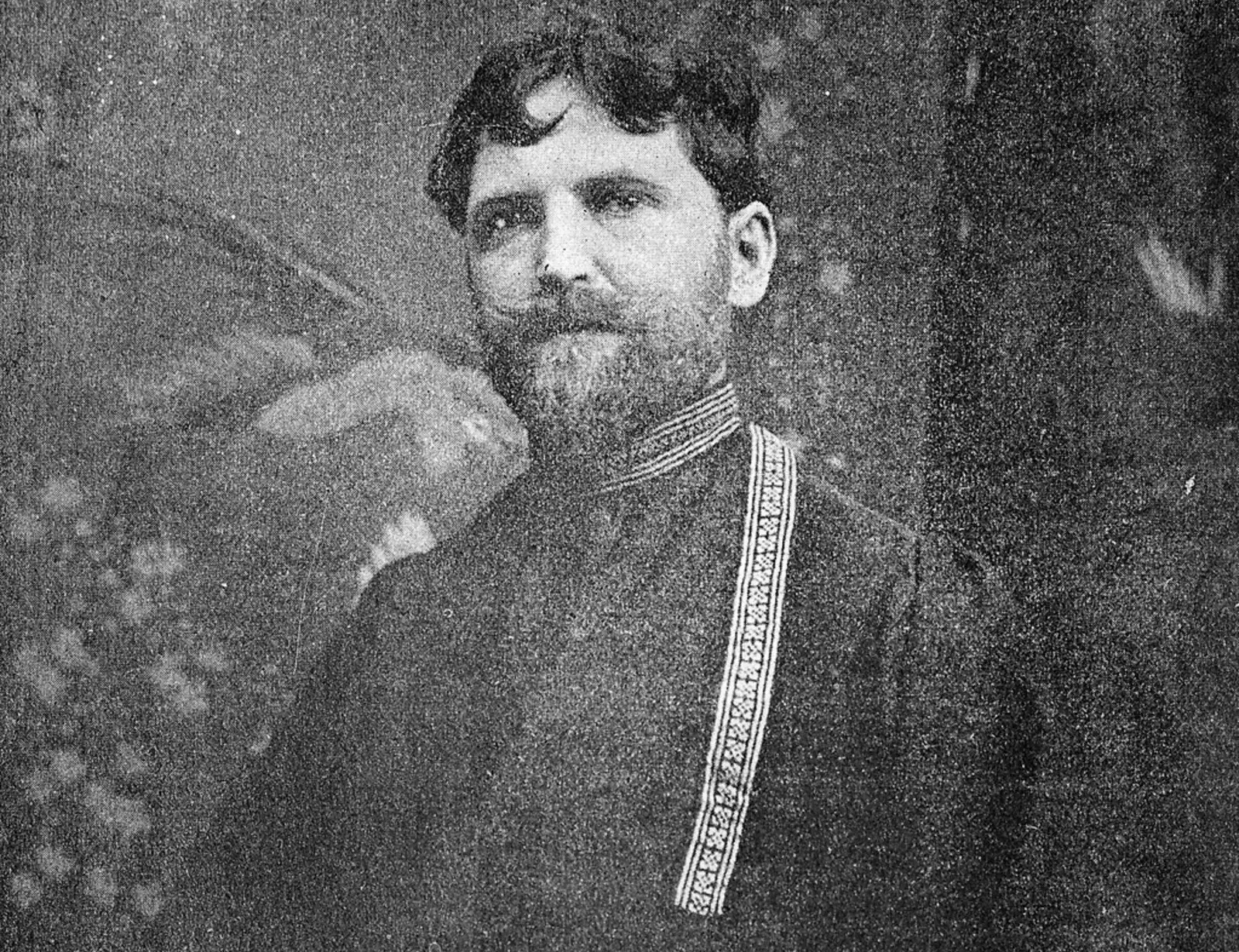 Alfons Mucha na dobové fotografii.
