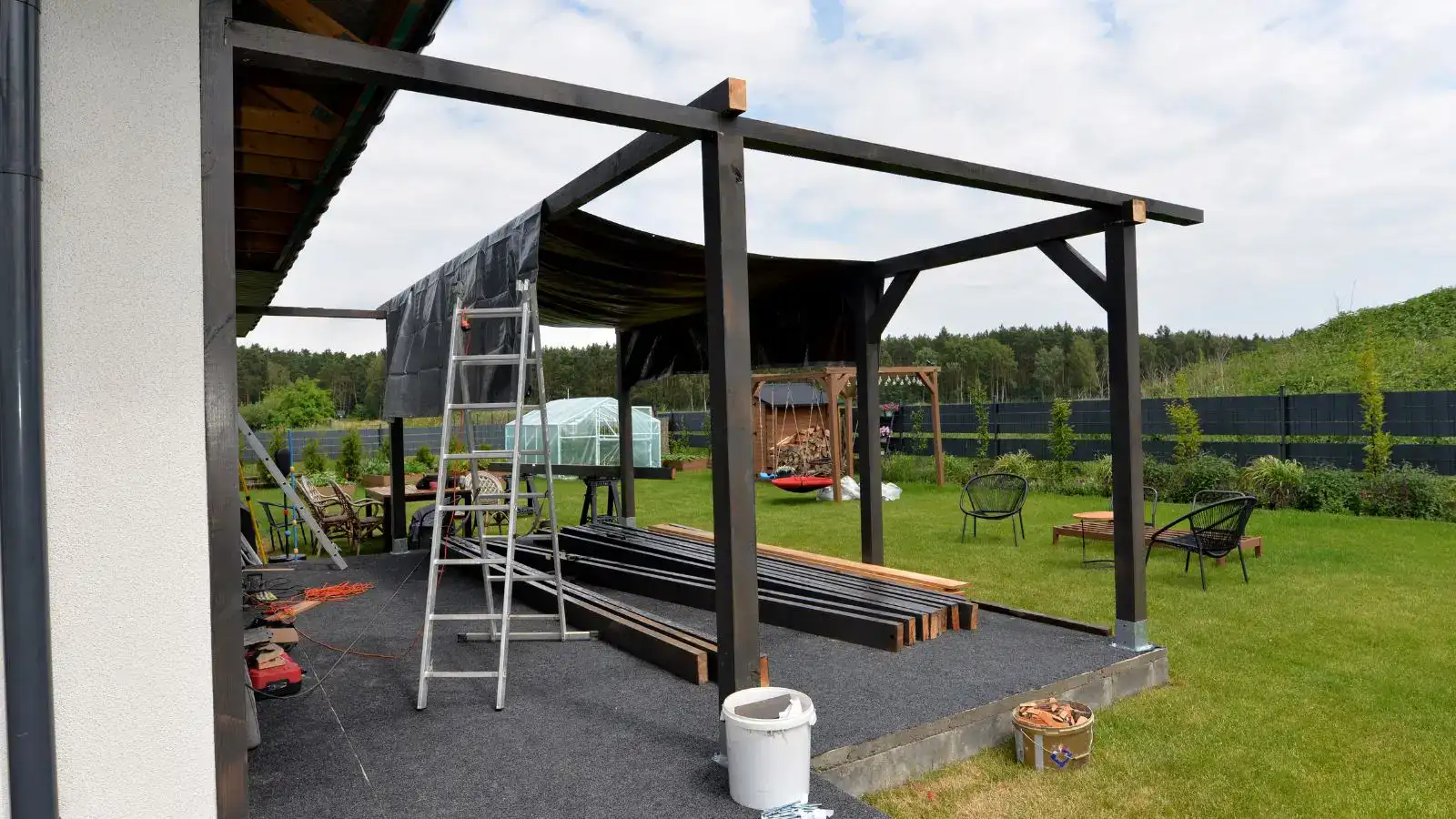 Pergola u domu.