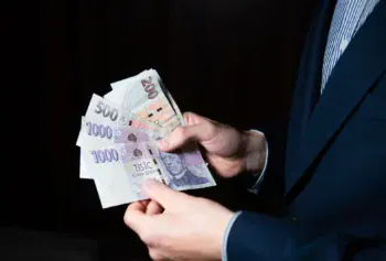 Sedm set miliard korun za jediný rok: kam skutečně odtékají peníze českého důchodového systému