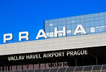 Jako by nestačila drahá paliva. Letiště Praha oznámilo zvýšení poplatků, za dovolenou si tak nejspíš opět připlatíme