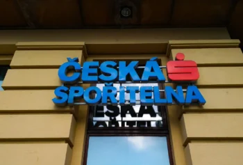 Místo dalších bankovních poboček domovy pro seniory: Česká spořitelna chystá miliardový projekt