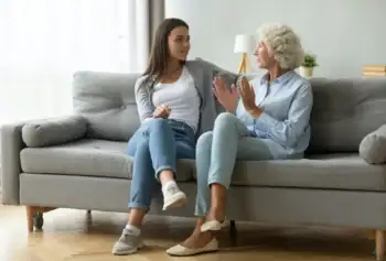 Jak se prarodiče poznali a kdo byl v rodině největší průšvihář. Mobily máme plné fotek, to nejzajímavější se ale do alba nevejde