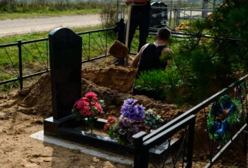 Co všechno obnáší práce hrobníka? Pražské hřbitovy nechají veřejnost nahlédnout přímo do zákulisí