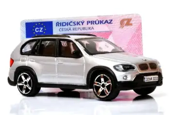 Zbývá už jen pár měsíců. Desítky tisíc řidičů si ještě musí stihnout vyměnit řidičák, týká se to hlavně těch nad 60 let