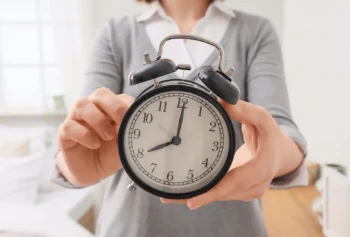 Máloco budí tolik vášní jako změna času. Češi se neshodnou ani na tom, jestli nechat letní nebo zimní